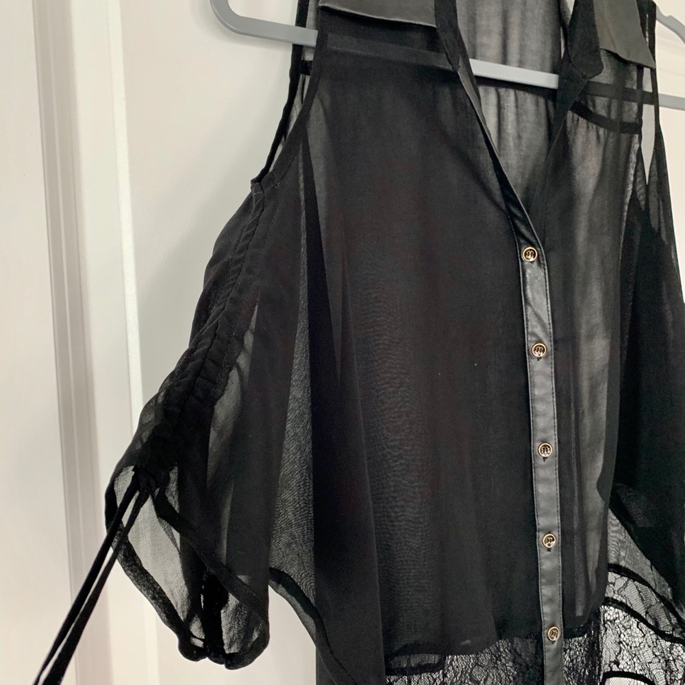 Black Top with cutout shoulders - Picture 2 of 3